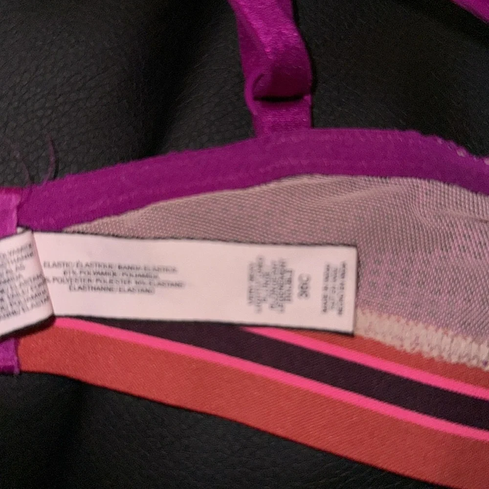 New Victoria Secert bra 36c never worn just took the tag off can’t return it . - Picture 3 of 6